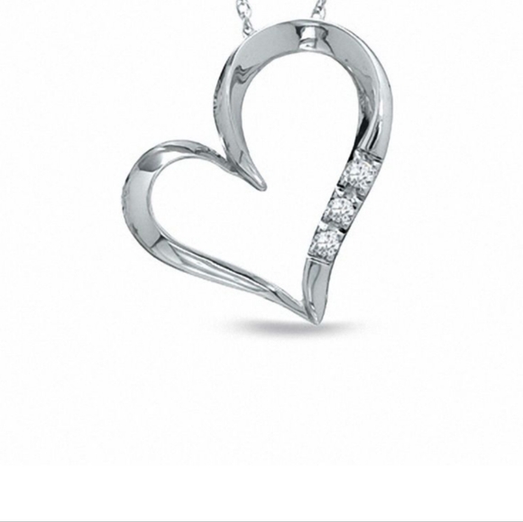 10K solid white gold diamond tilted heart pendant - Picture 9 of 11